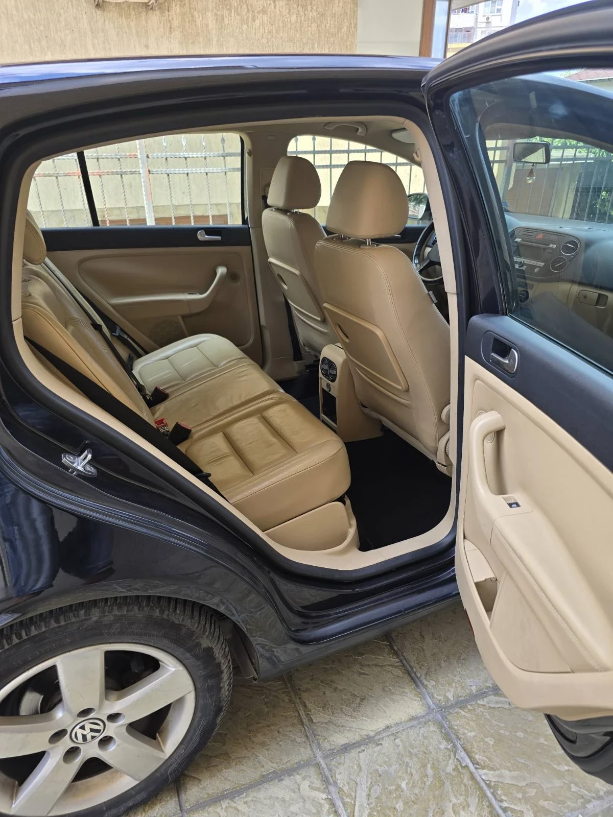 VW Golf Plus TDi, снимка 11 - Автомобили и джипове - 55179892