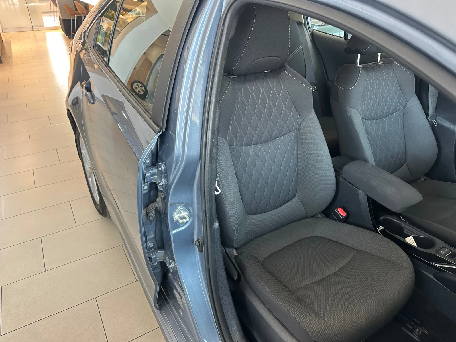 Toyota Corolla Executive, снимка 9 - Автомобили и джипове - 55231694
