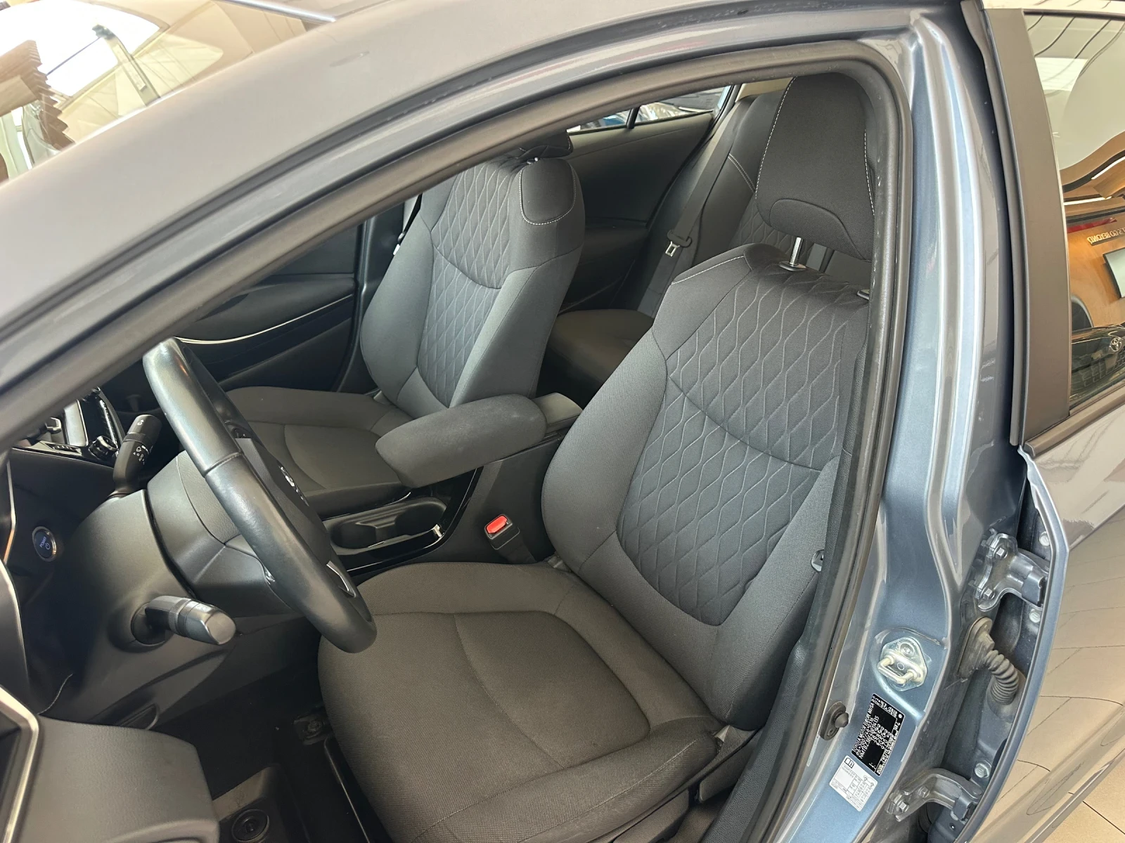 Toyota Corolla Executive, снимка 8 - Автомобили и джипове - 55231694