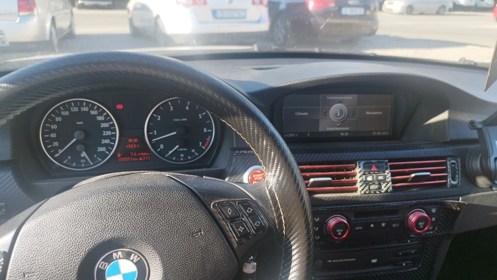 BMW 318 i Performance , снимка 8 - Автомобили и джипове - 55728403
