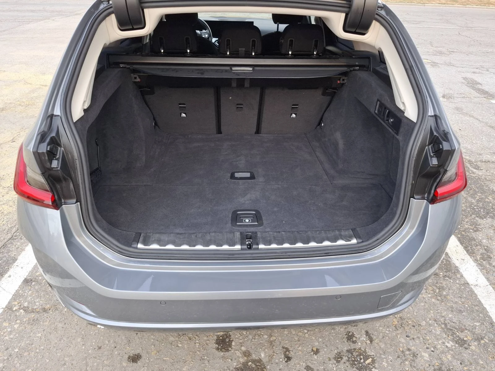 BMW 318 FACELIFT* 2.0 DIZEL * MILD HYBRIT, снимка 10 - Автомобили и джипове - 56046380