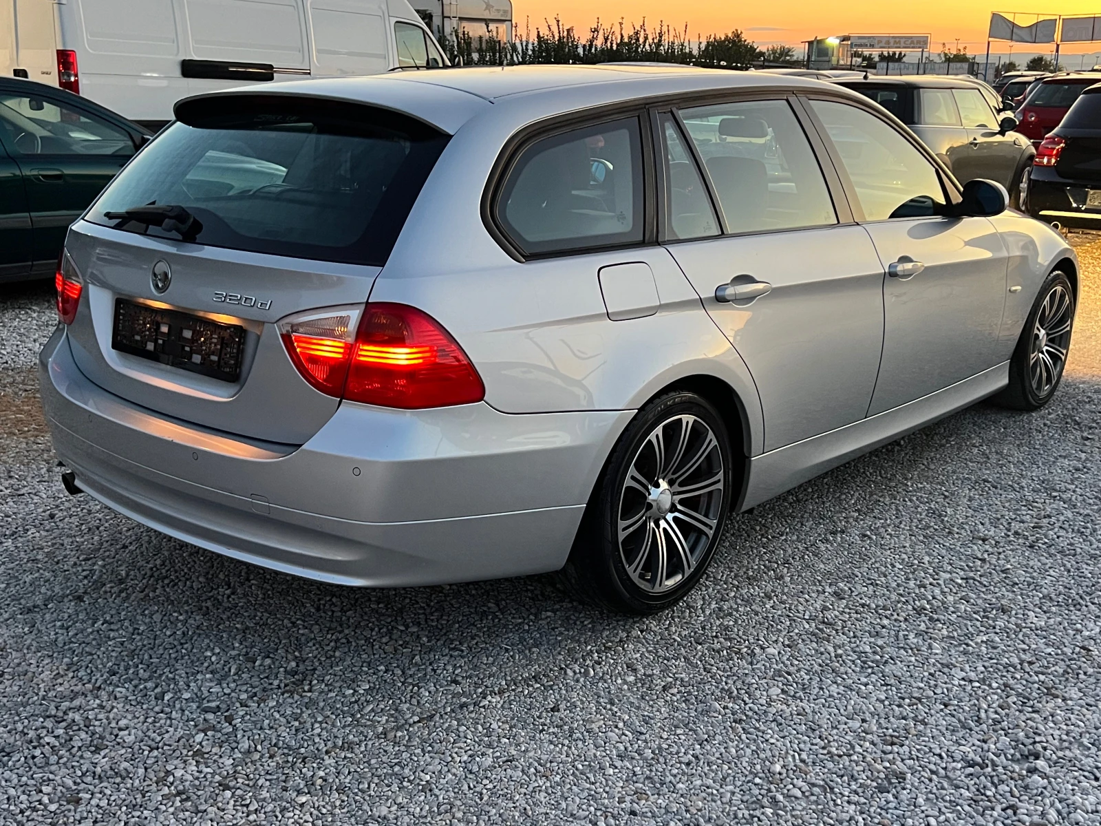 BMW 320 ЛИЗИНГ-ПАНОРАМА-ДИЗЕЛ-КЛИМА-ТОП, снимка 4 - Автомобили и джипове - 56121080