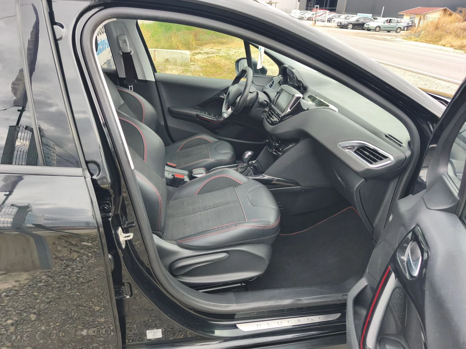 Peugeot 2008 GT-LINE, снимка 11 - Автомобили и джипове - 56272017