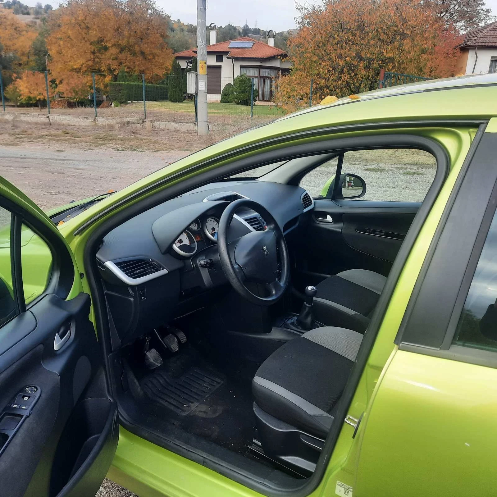 Peugeot 207 1.4i бензин , снимка 6 - Автомобили и джипове - 56464965