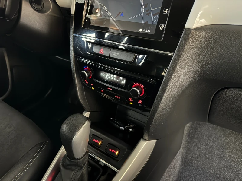 Suzuki Vitara 1, 6 DDiS* ALLGRIP 4x4* АВТОМАТИК* EURO 6, снимка 12 - Автомобили и джипове - 53185415