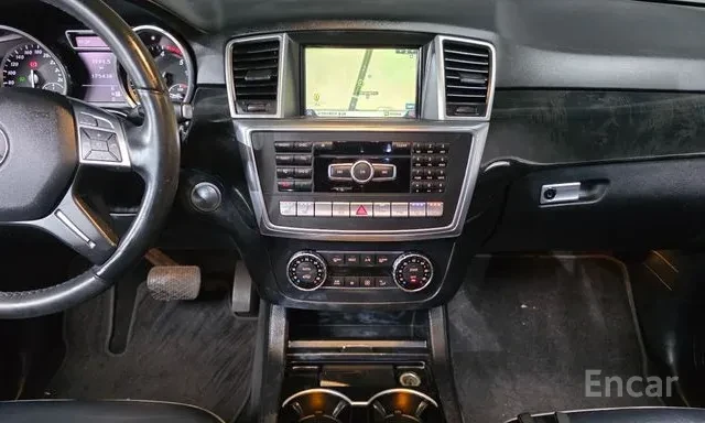 Mercedes-Benz ML 350 D | ОБДУХВАНЕ | ПАНОРАМА | AIRMATIC | , снимка 10 - Автомобили и джипове - 55615640