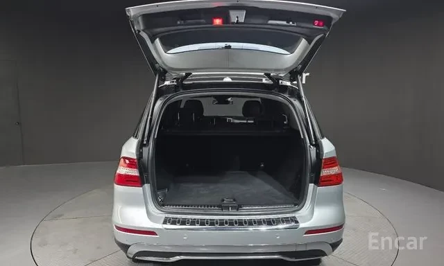 Mercedes-Benz ML 350 D | ОБДУХВАНЕ | ПАНОРАМА | AIRMATIC | , снимка 15 - Автомобили и джипове - 55615640