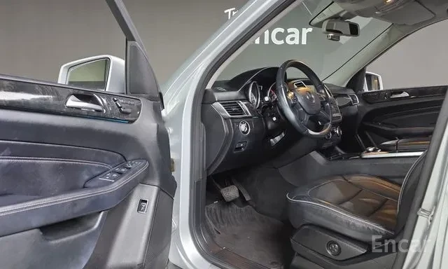 Mercedes-Benz ML 350 D | ОБДУХВАНЕ | ПАНОРАМА | AIRMATIC | , снимка 5 - Автомобили и джипове - 55615640