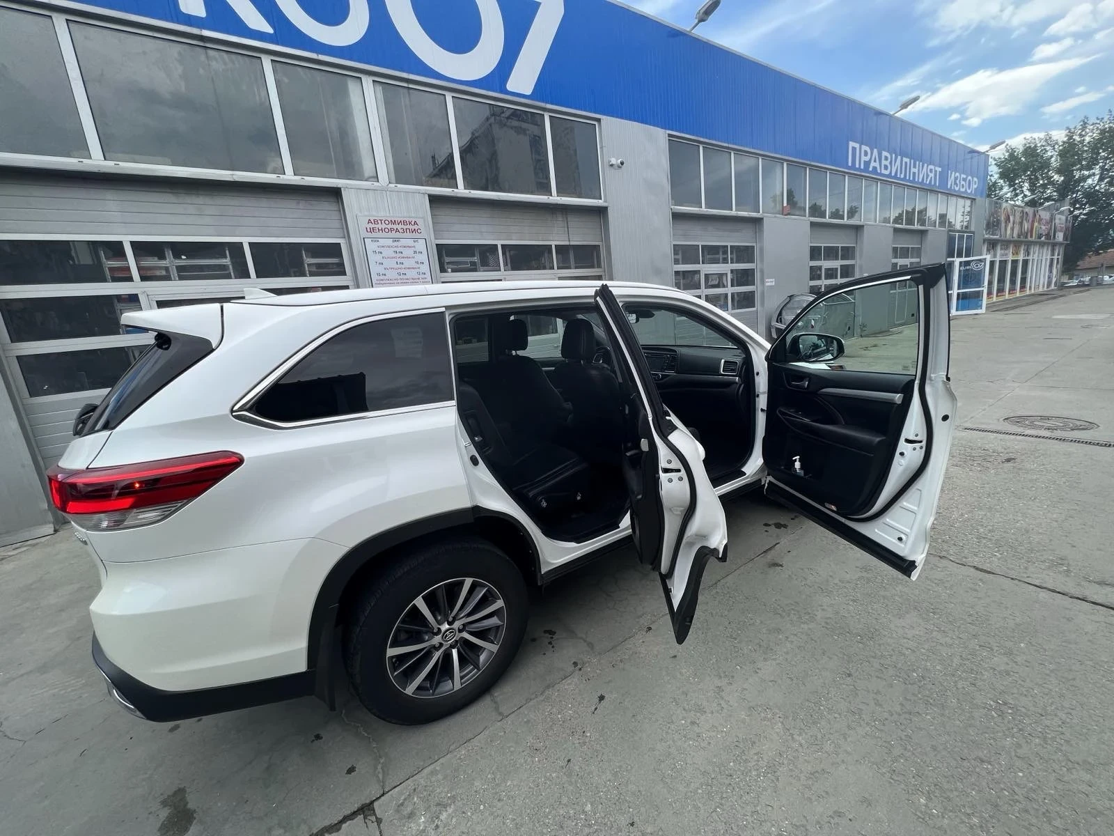 Toyota Highlander 3.0 Hybrid XLE - изображение 6