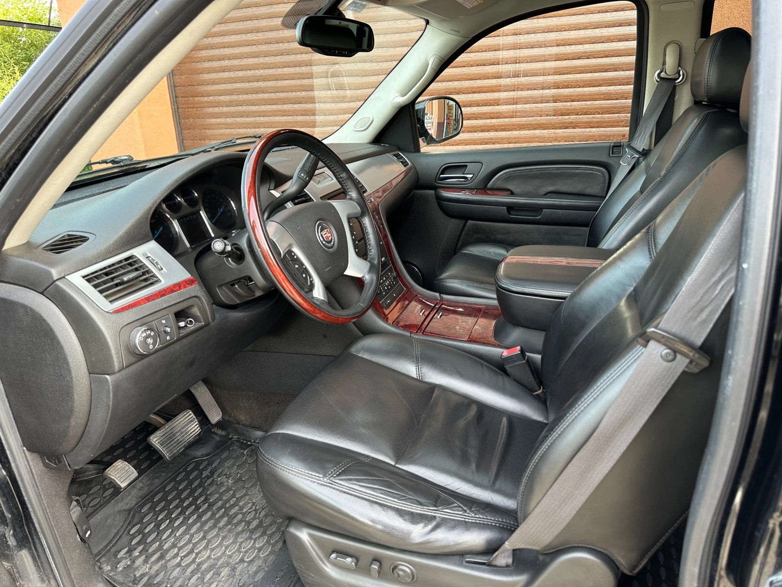 Cadillac Escalade  - изображение 8