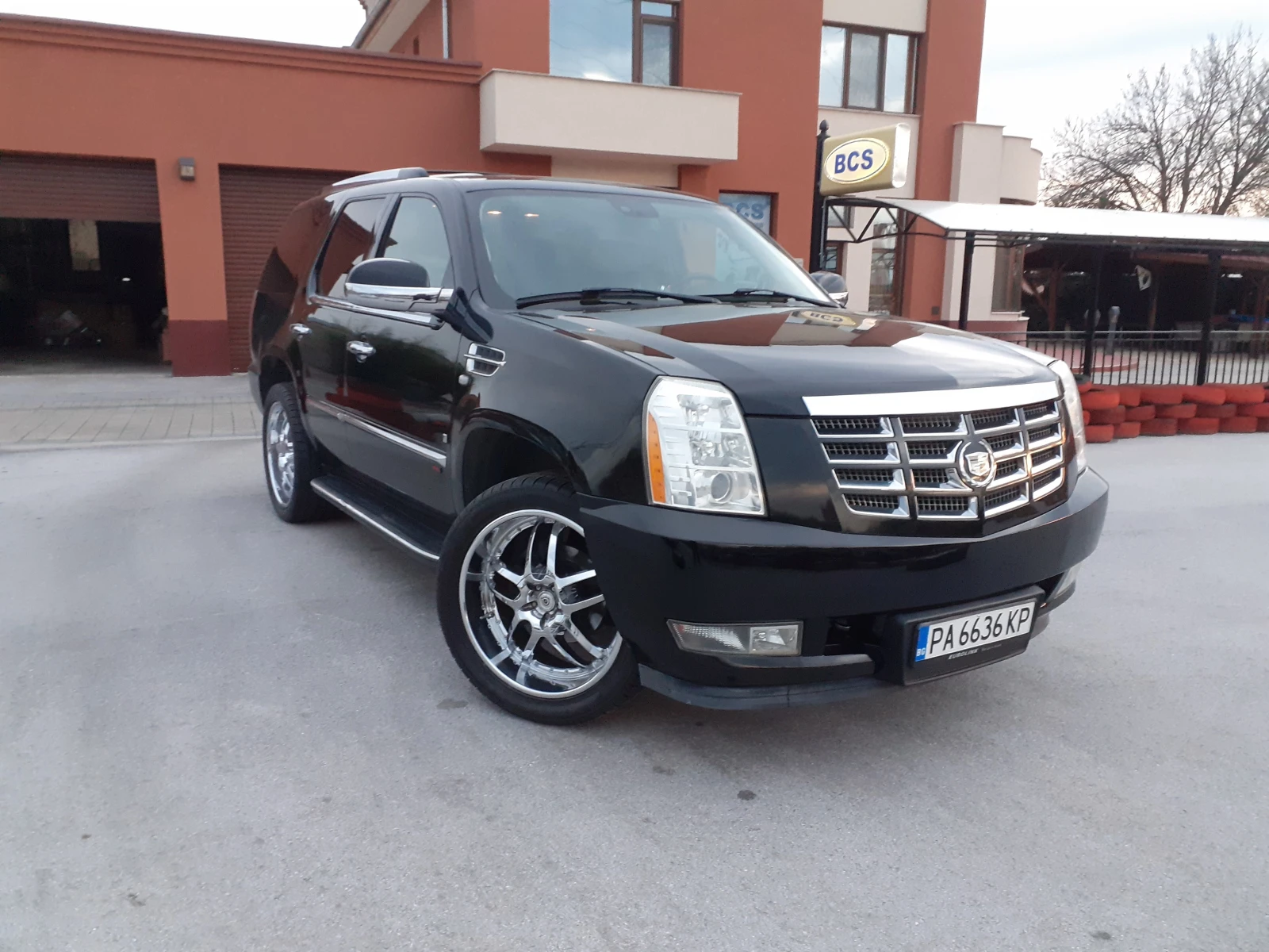 Cadillac Escalade  - изображение 3