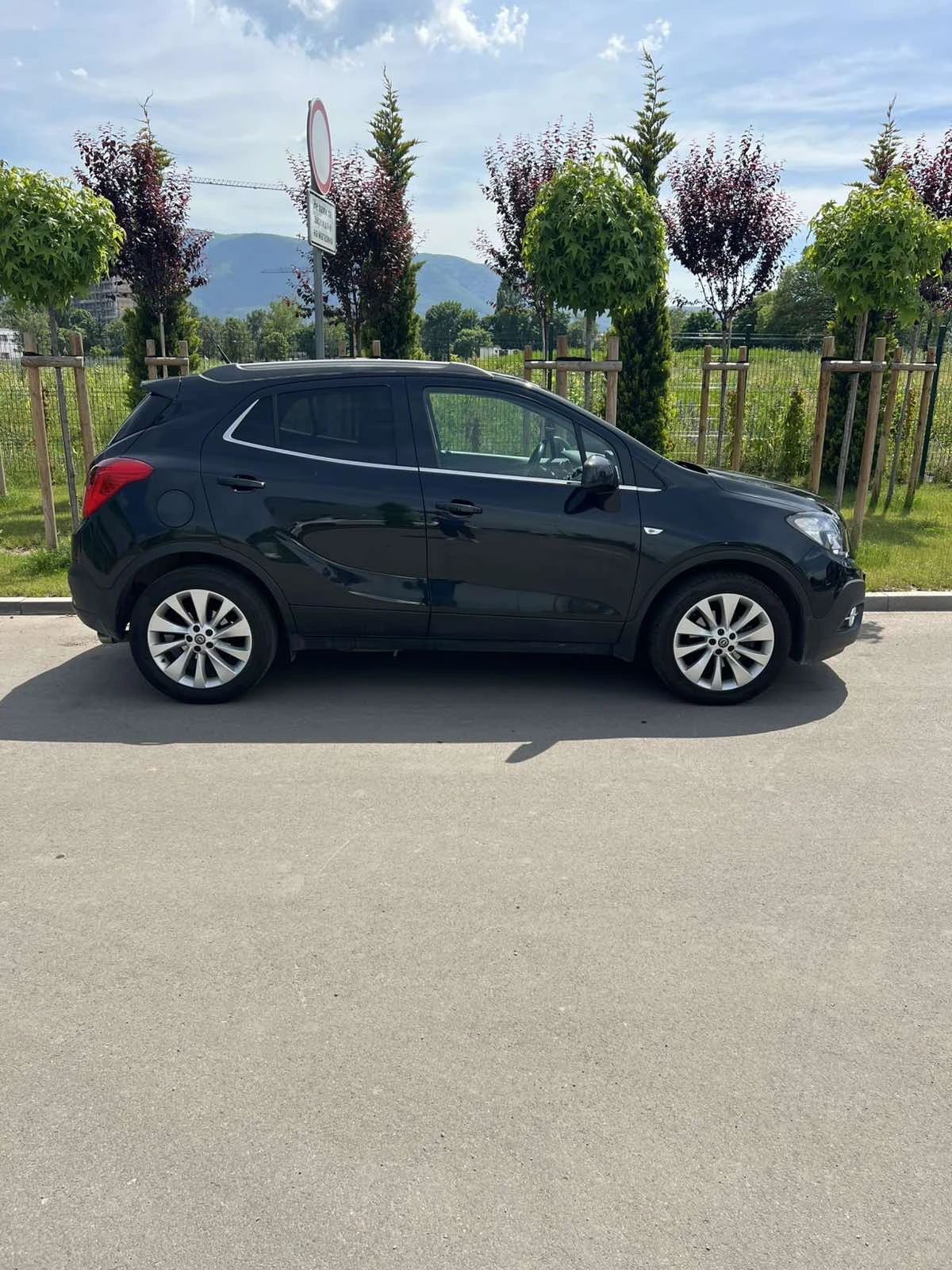 Opel Mokka Джип