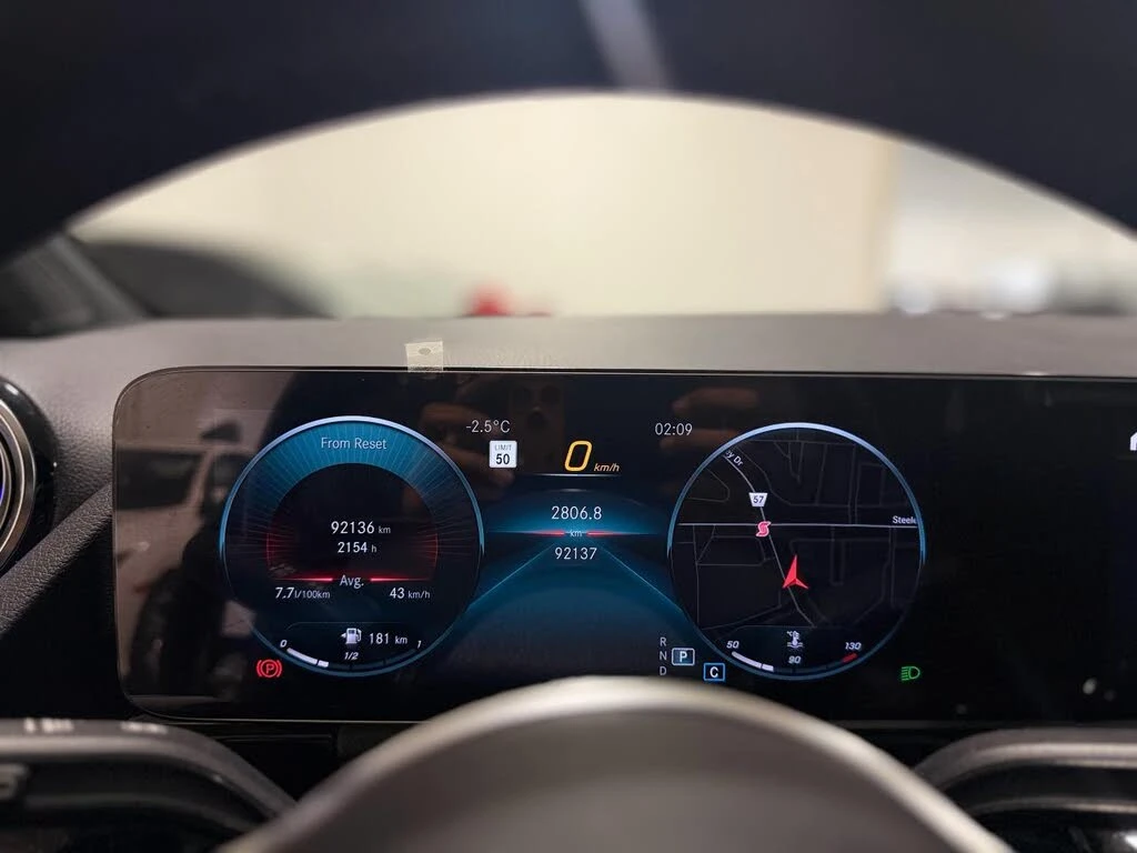 Mercedes-Benz GLA 250 4MATIC* AMG* BURMESTER* 360 CAM* AMBIENT* LANE ASS, снимка 11 - Автомобили и джипове - 54085070