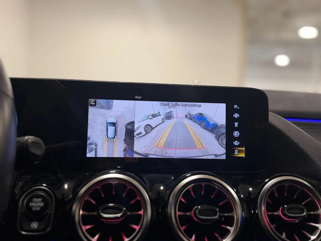 Mercedes-Benz GLA 250 4MATIC* AMG* BURMESTER* 360 CAM* AMBIENT* LANE ASS, снимка 12 - Автомобили и джипове - 54085070