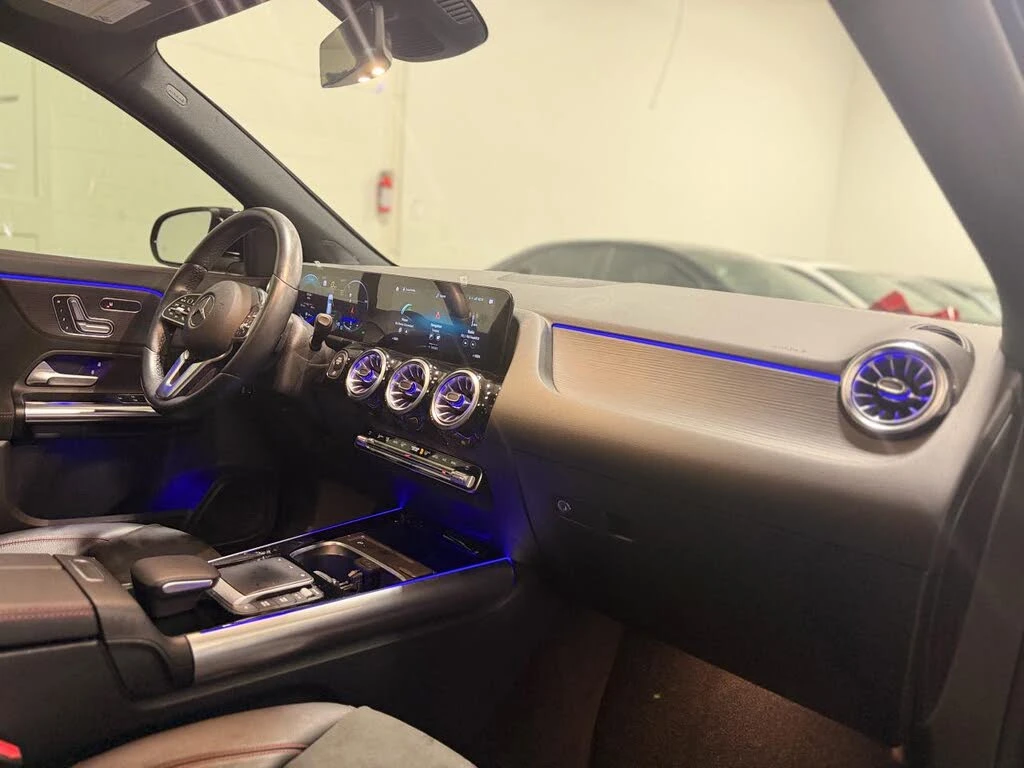 Mercedes-Benz GLA 250 4MATIC* AMG* BURMESTER* 360 CAM* AMBIENT* LANE ASS, снимка 8 - Автомобили и джипове - 54085070