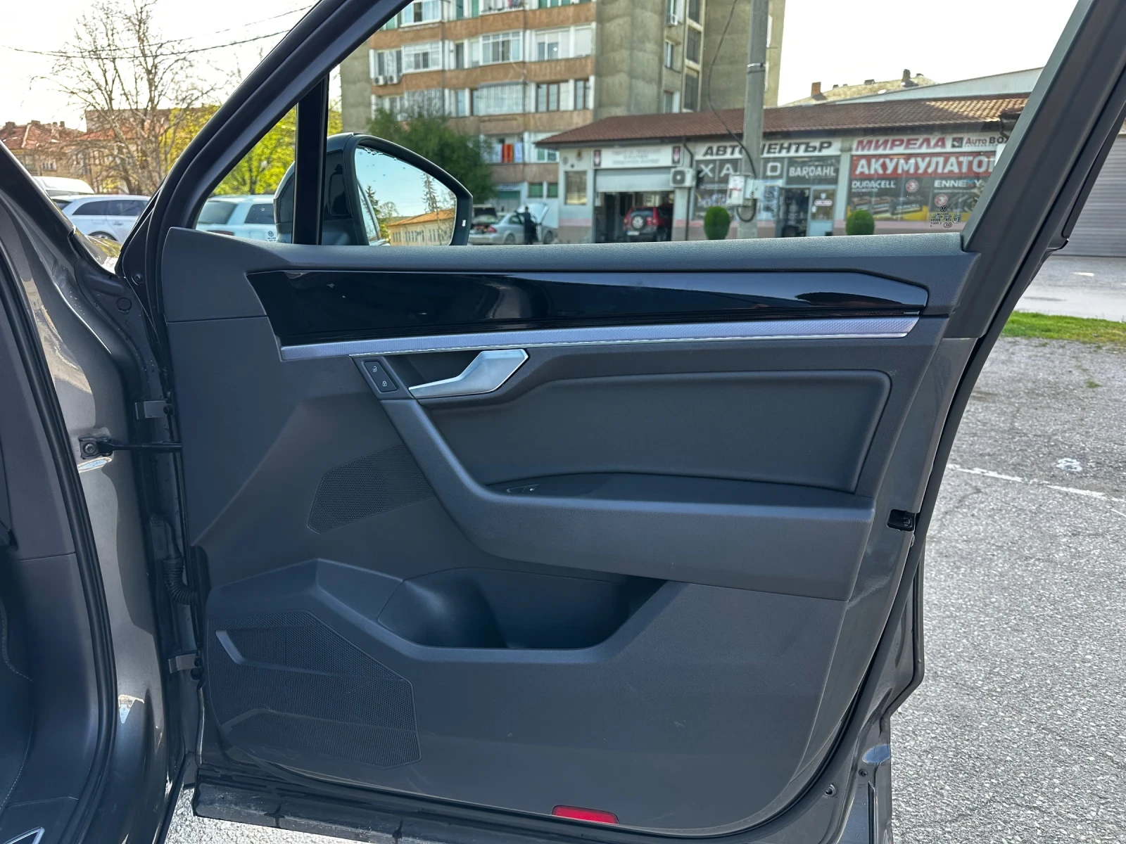 VW Touareg, снимка 9 - Автомобили и джипове - 54229930