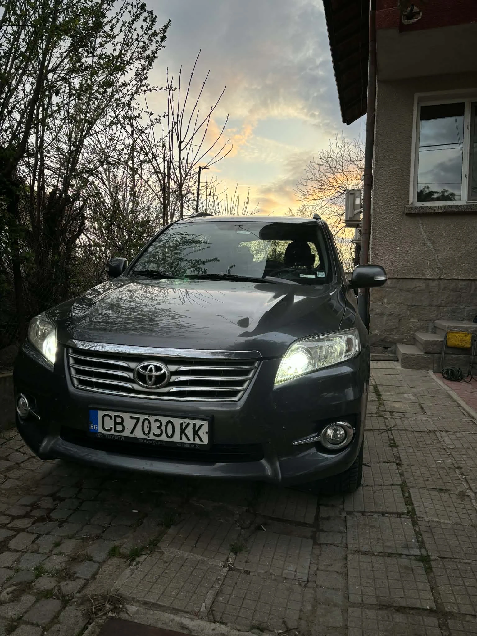 Toyota Rav4 2.2 D4D, снимка 6 - Автомобили и джипове - 54258942