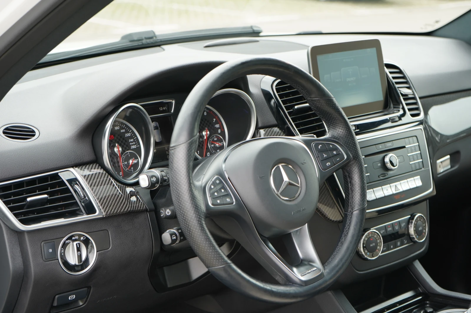 Mercedes-Benz GLE 43 AMG * PANO* DISTR* H&K* 360CAM* KEYLESS* CARBON, снимка 9 - Автомобили и джипове - 55908742