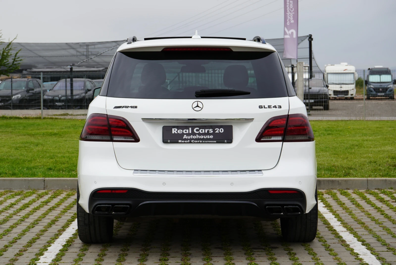 Mercedes-Benz GLE 43 AMG * PANO* DISTR* H&K* 360CAM* KEYLESS* CARBON, снимка 5 - Автомобили и джипове - 55908742