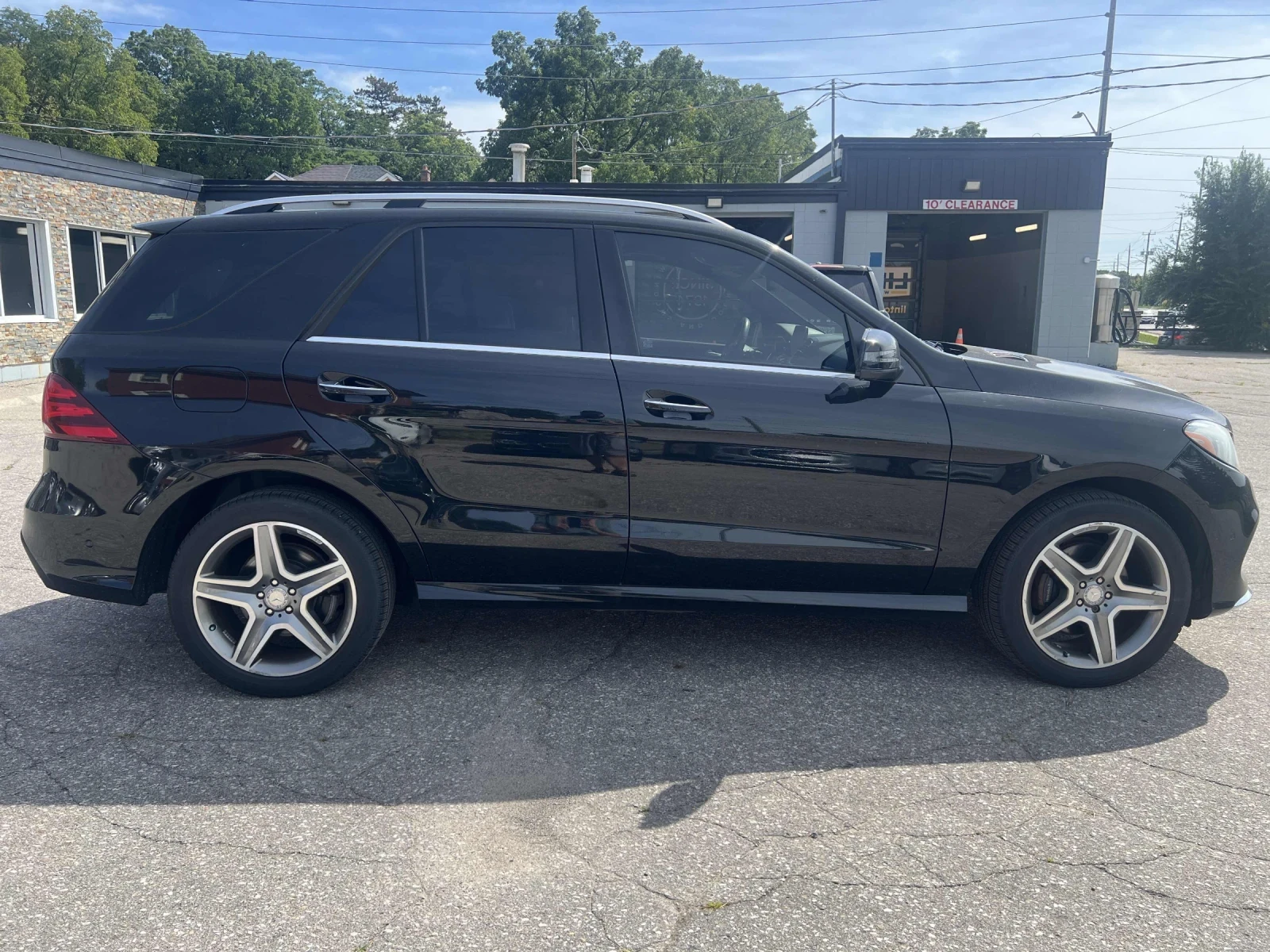 Mercedes-Benz GLE 350 Amg-pack* Dis* 360* Pano* H&K* Подгрев* 2ключа* , снимка 4 - Автомобили и джипове - 56248843