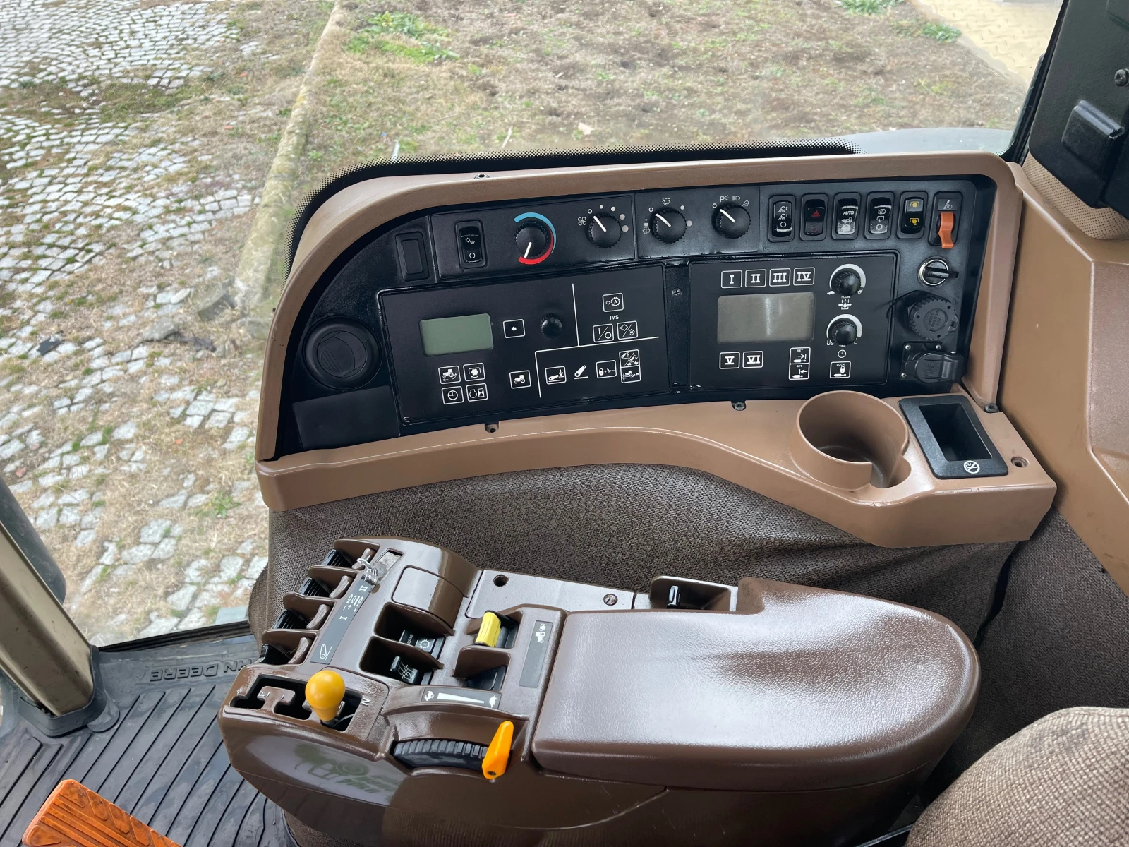  John Deere 8430 POWER SHIFT  | Mobile.bg   13