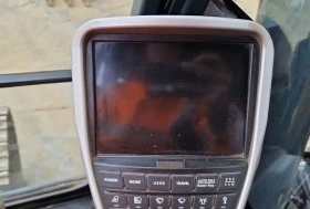 Багер Hyundai HX220L, снимка 15