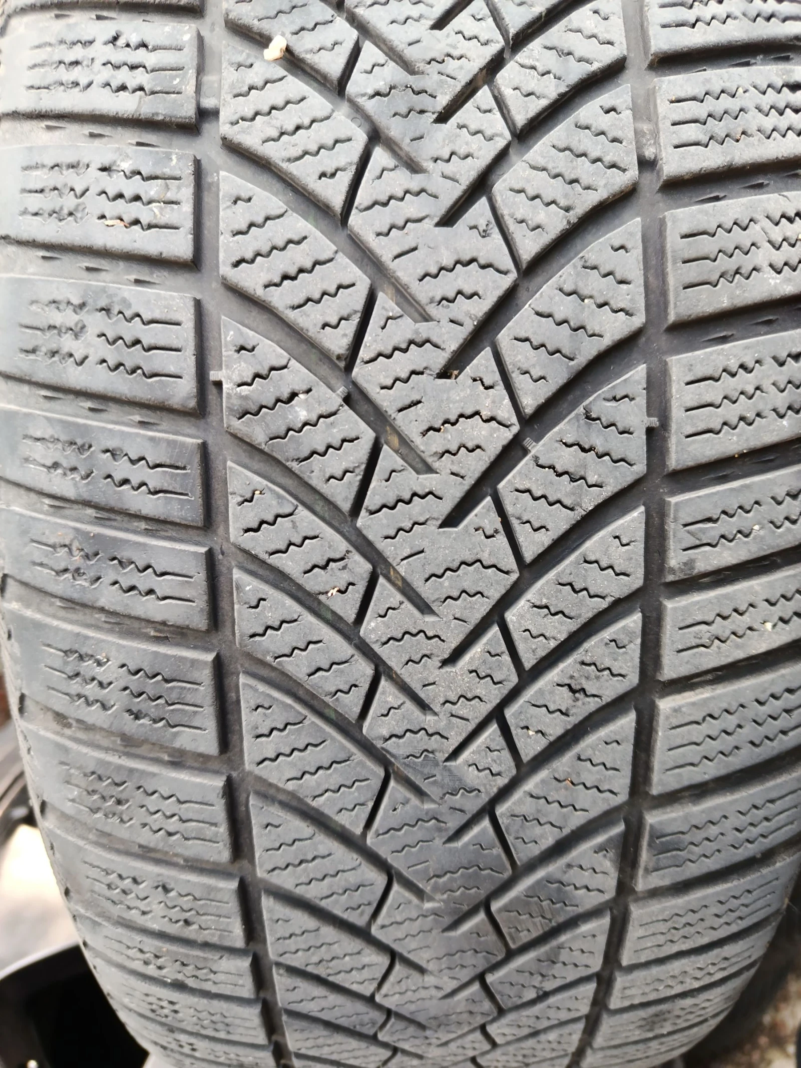 ���� � ������ 235/45R18 �� Mercedes-Benz C 320 | Mobile.bg � ����������� 8