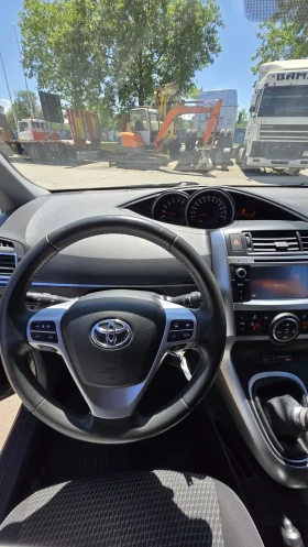 Toyota Corolla verso 1.6 D4D Дизел 120к.с. , снимка 10