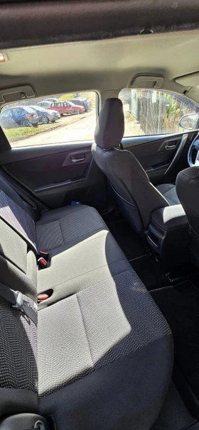 Toyota Auris 1.33, снимка 8
