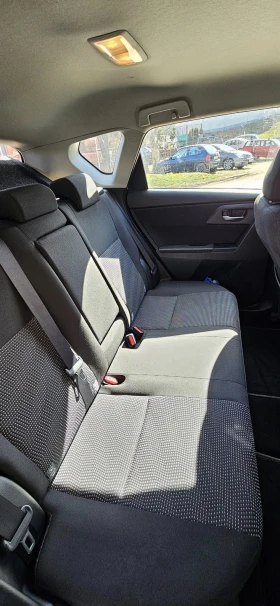 Toyota Auris 1.33, снимка 9