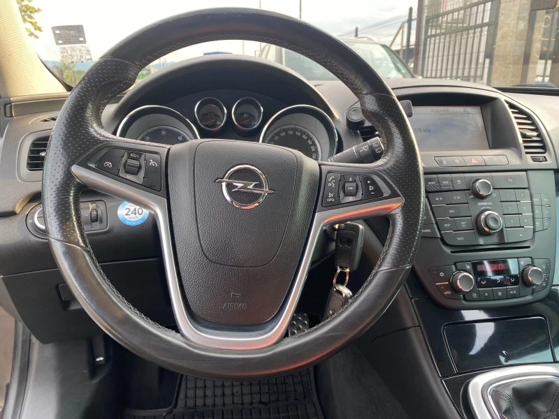 Opel Insignia 2.0D EURO 5A, снимка 15 - Автомобили и джипове - 47181694