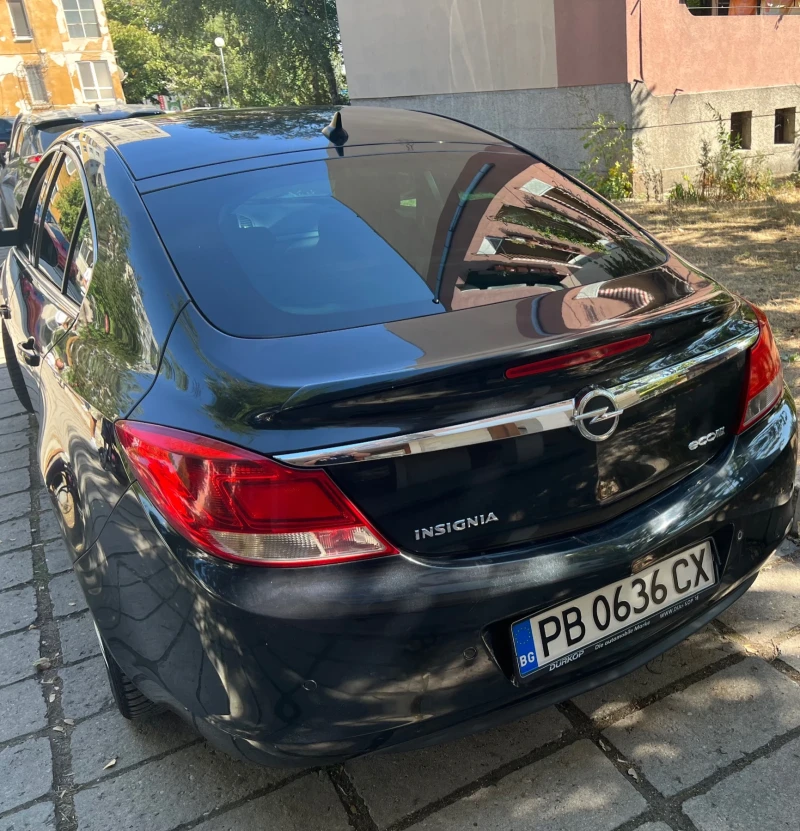 Opel Insignia, снимка 2 - Автомобили и джипове - 47335225