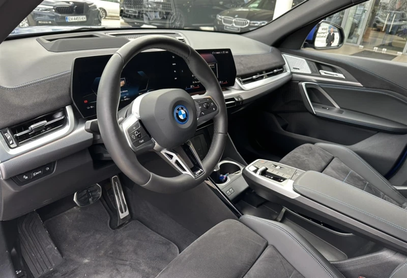 BMW iX2 eDrive20, снимка 6 - Автомобили и джипове - 49005912