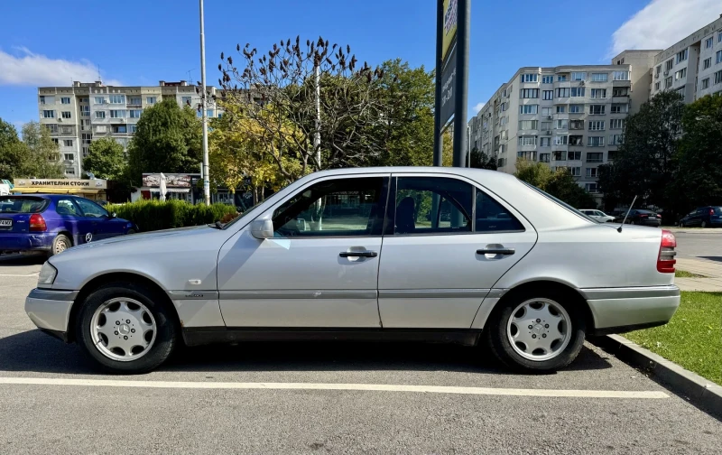 Mercedes-Benz C 180, снимка 1 - Автомобили и джипове - 49015130