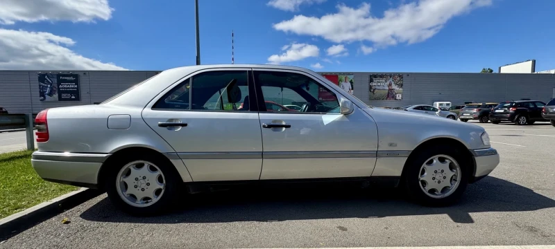 Mercedes-Benz C 180, снимка 3 - Автомобили и джипове - 49015130