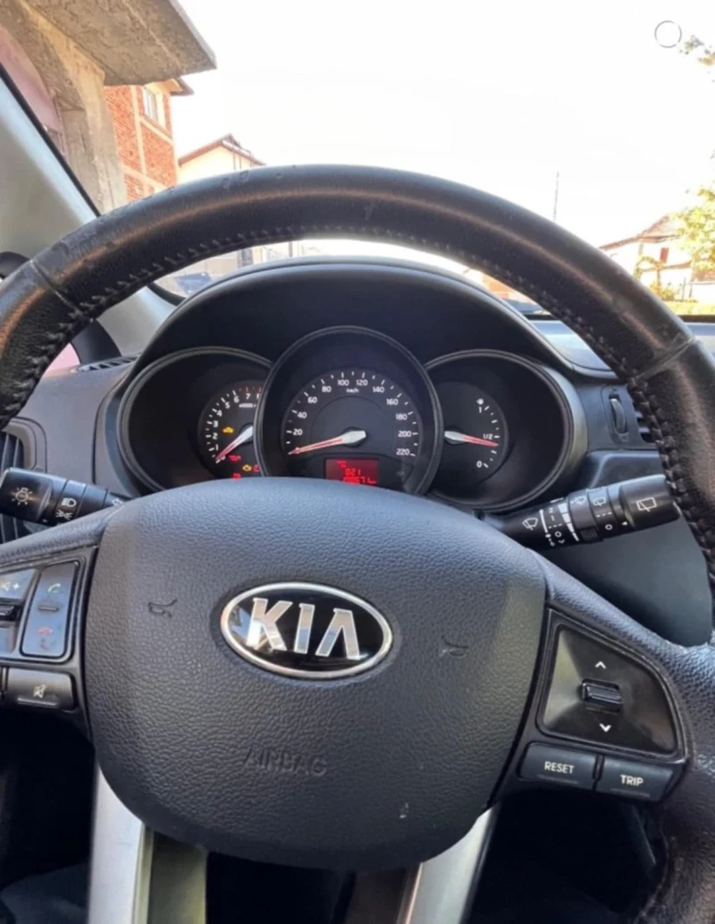 Kia Rio, снимка 5 - Автомобили и джипове - 49069395