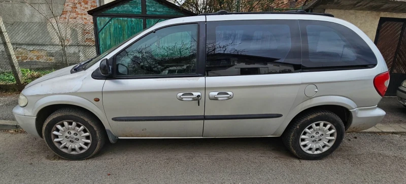 Chrysler Voyager 2.5 CRD, снимка 3 - Автомобили и джипове - 49511631