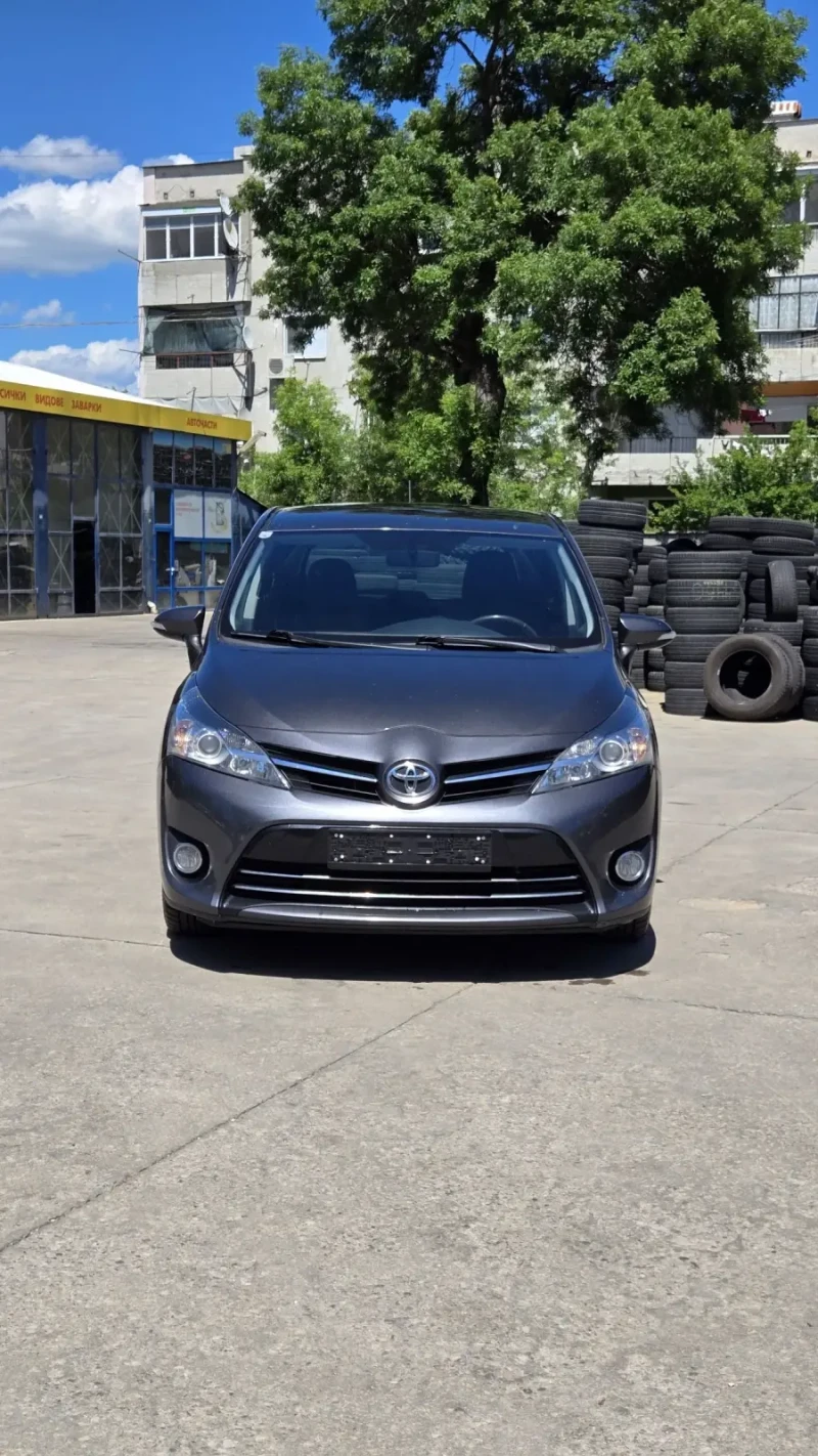 Toyota Corolla verso 1.6 D4D Дизел 120к.с. , снимка 2 - Автомобили и джипове - 50288240
