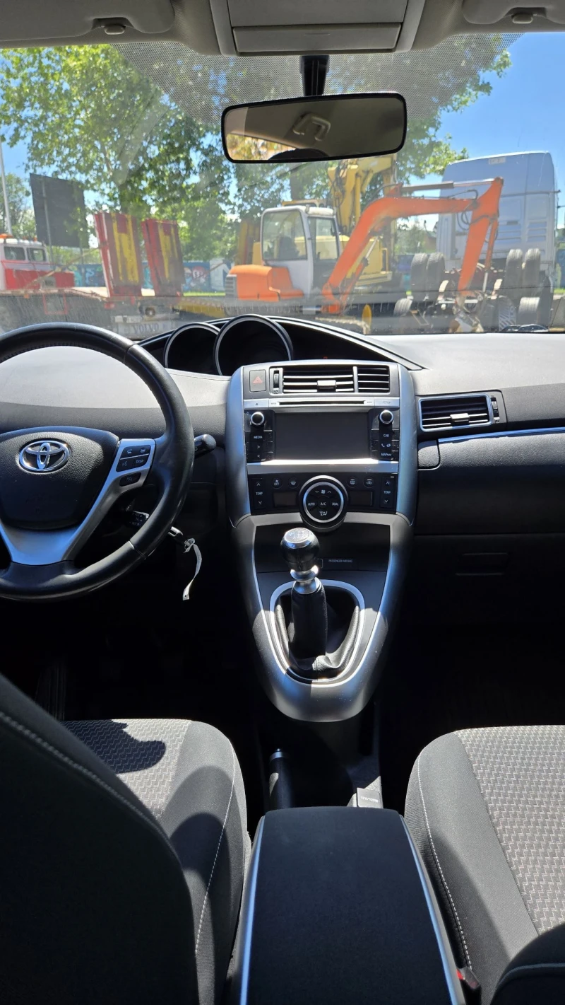 Toyota Corolla verso 1.6 D4D Дизел 120к.с. , снимка 11 - Автомобили и джипове - 50288240