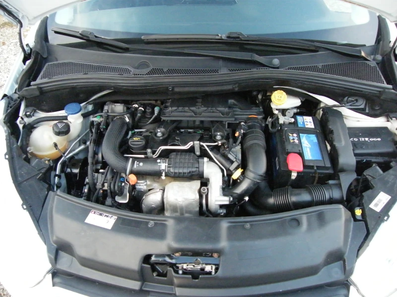 Peugeot 208 1.4HDI, снимка 17 - Автомобили и джипове - 52447286