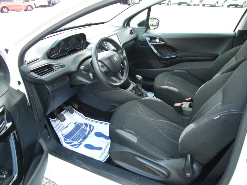 Peugeot 208 1.4HDI, снимка 8 - Автомобили и джипове - 52447286
