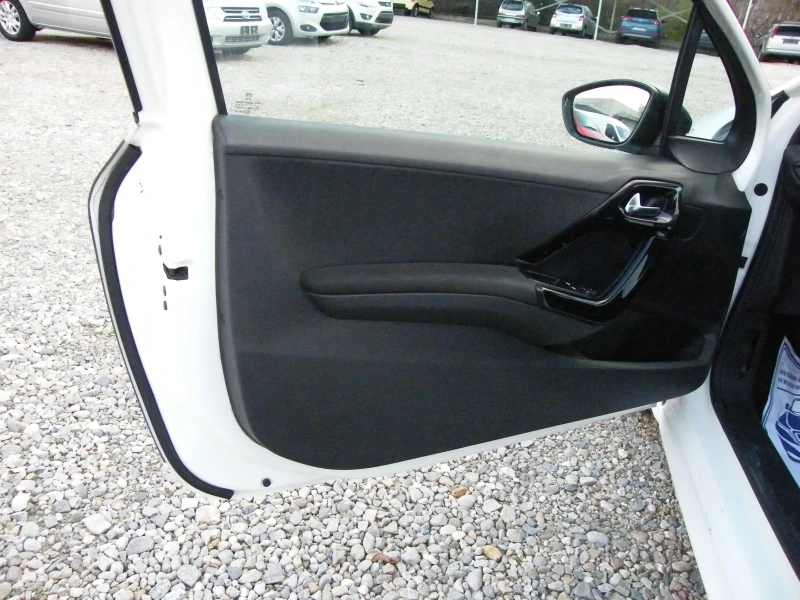 Peugeot 208 1.4HDI, снимка 7 - Автомобили и джипове - 52447286