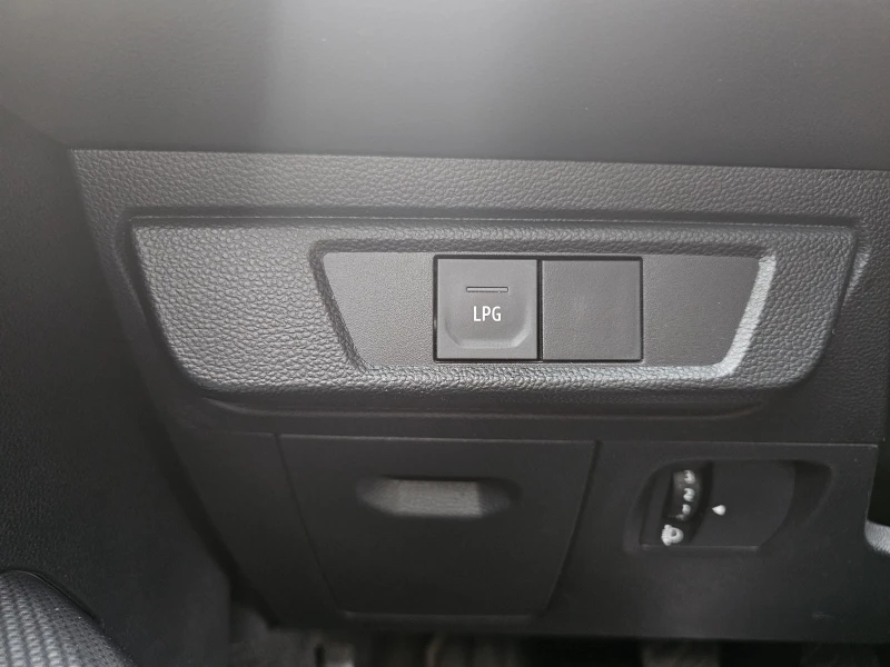 Dacia Sandero 1.0 TCe 90 Stop&Start LPG, снимка 12 - Автомобили и джипове - 53505667