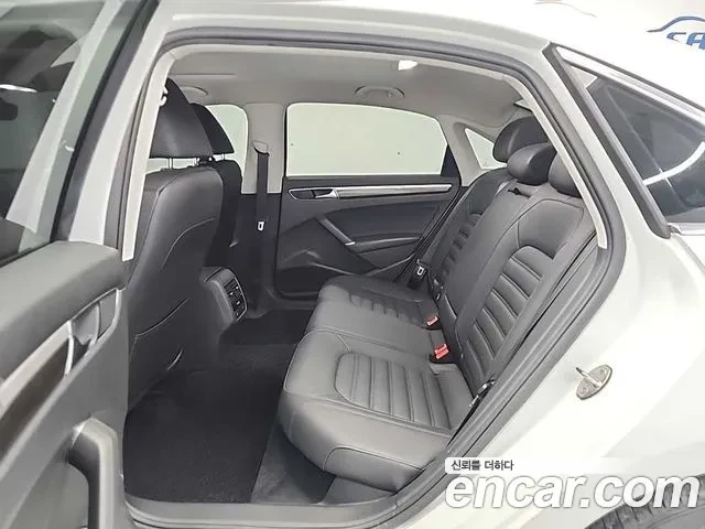 VW Passat 2.0 TSI / АВТОКРЕДИТ, снимка 12 - Автомобили и джипове - 56078996