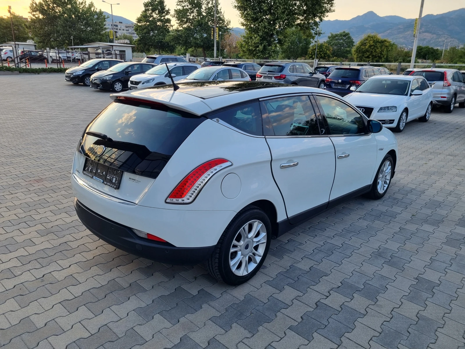 Lancia Delta 1.4T-120кс ГАЗ-2010г. Панорама, Кожа - изображение 6