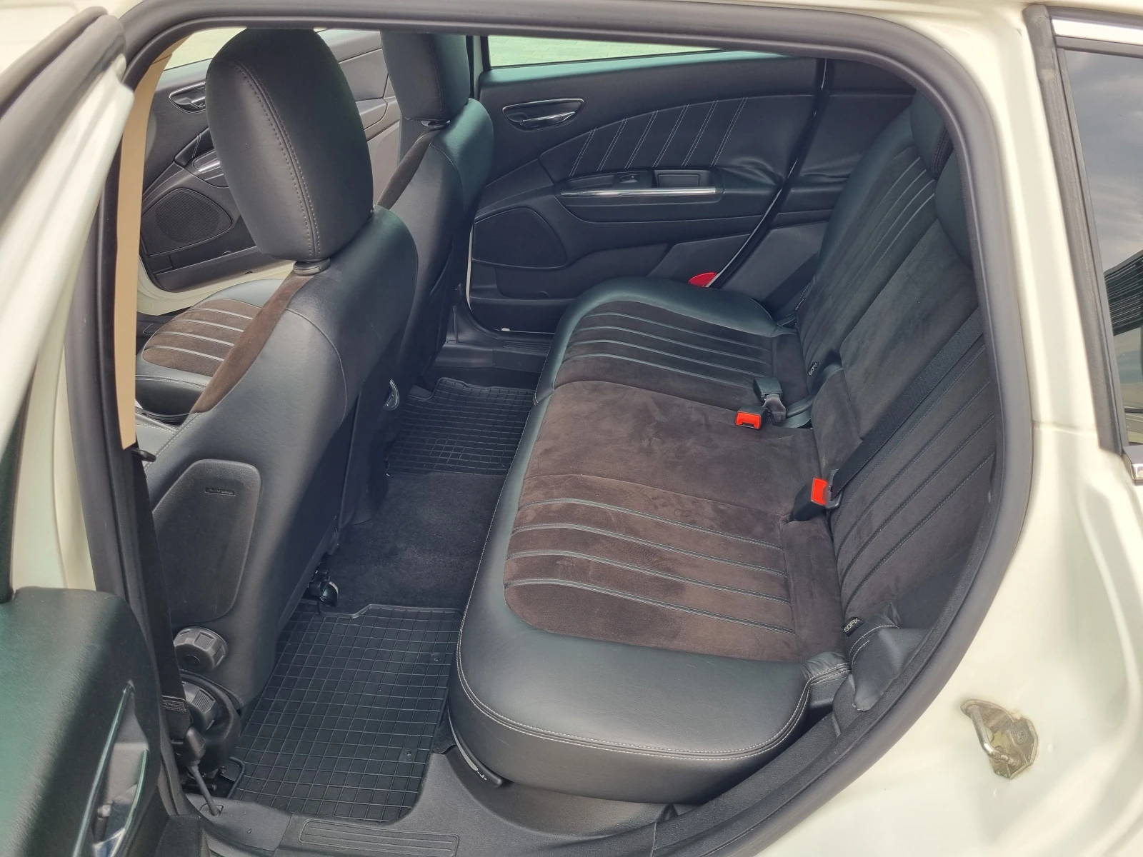 Lancia Delta 1.4T-120кс ГАЗ-2010г. Панорама, Кожа - изображение 10