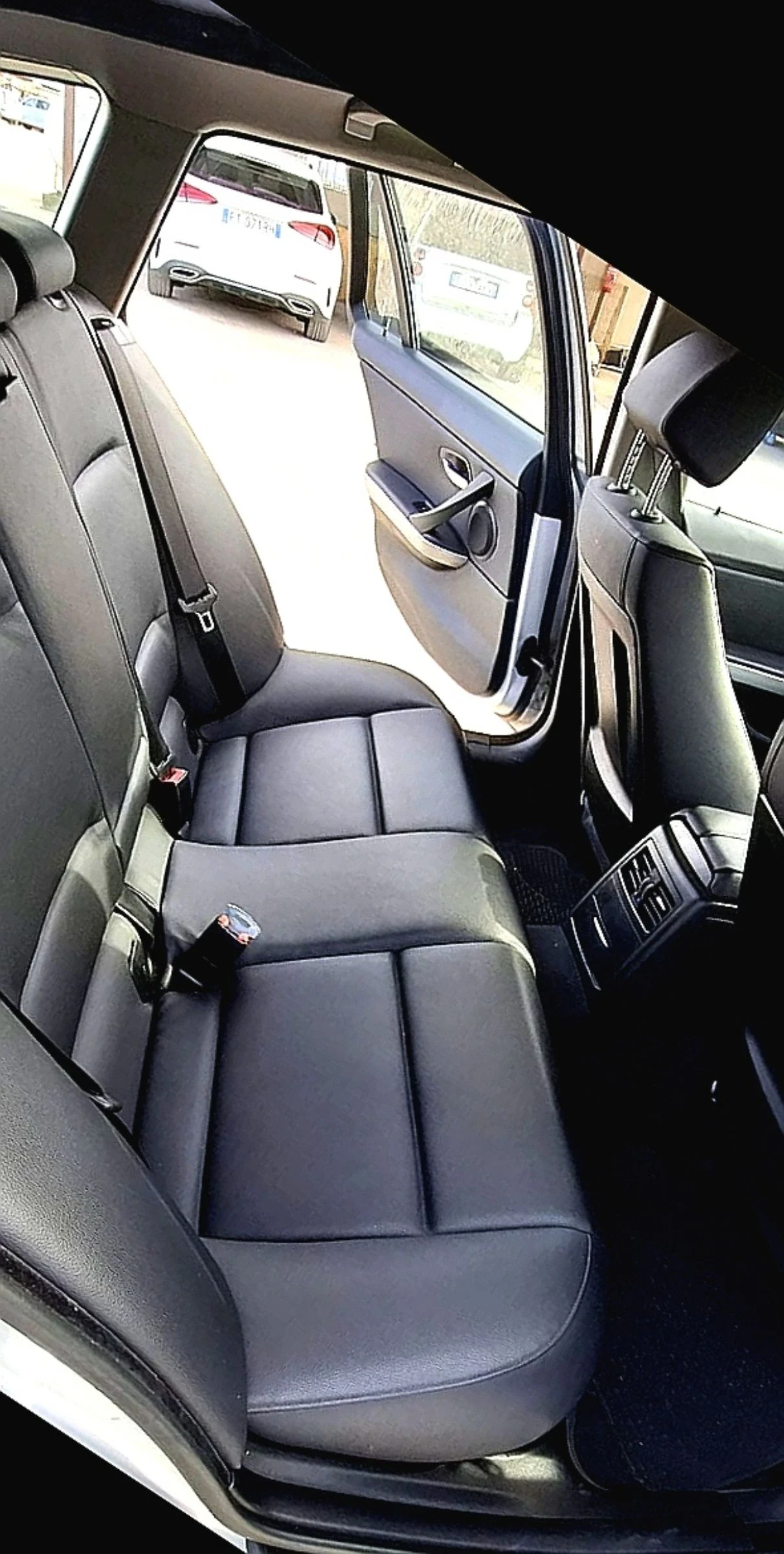 BMW 320 2.0d-Led-koja - изображение 9