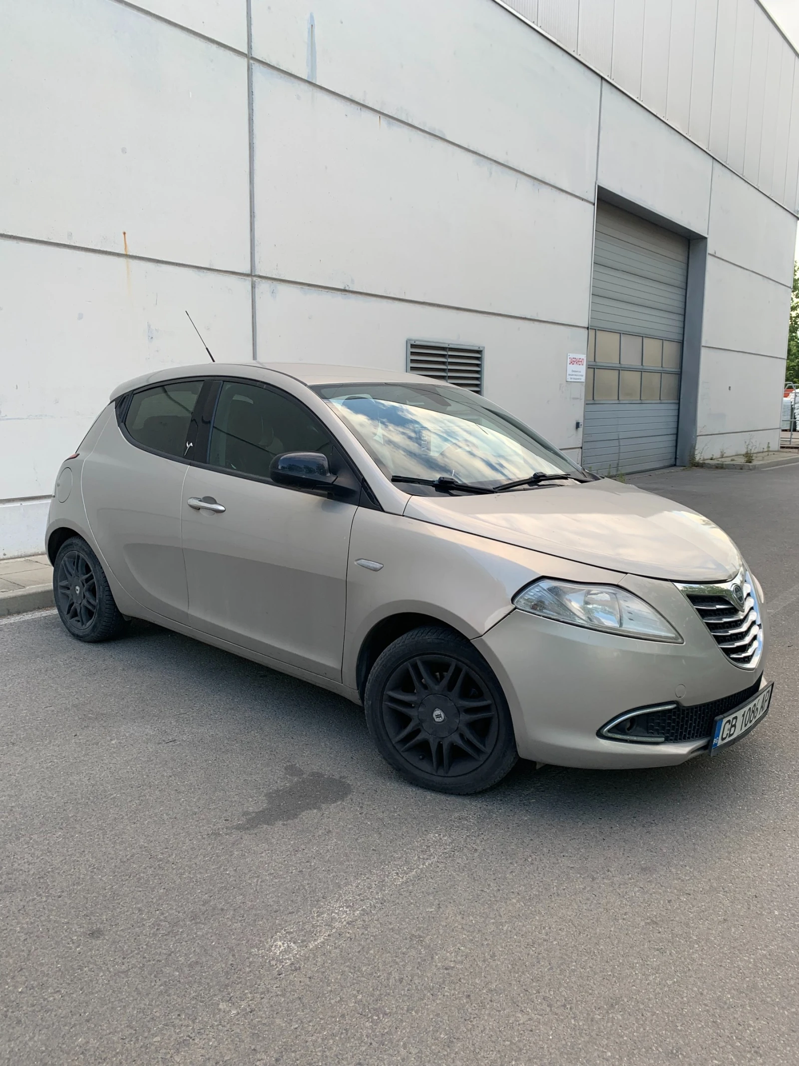 Lancia Ypsilon 0, 9i - изображение 4