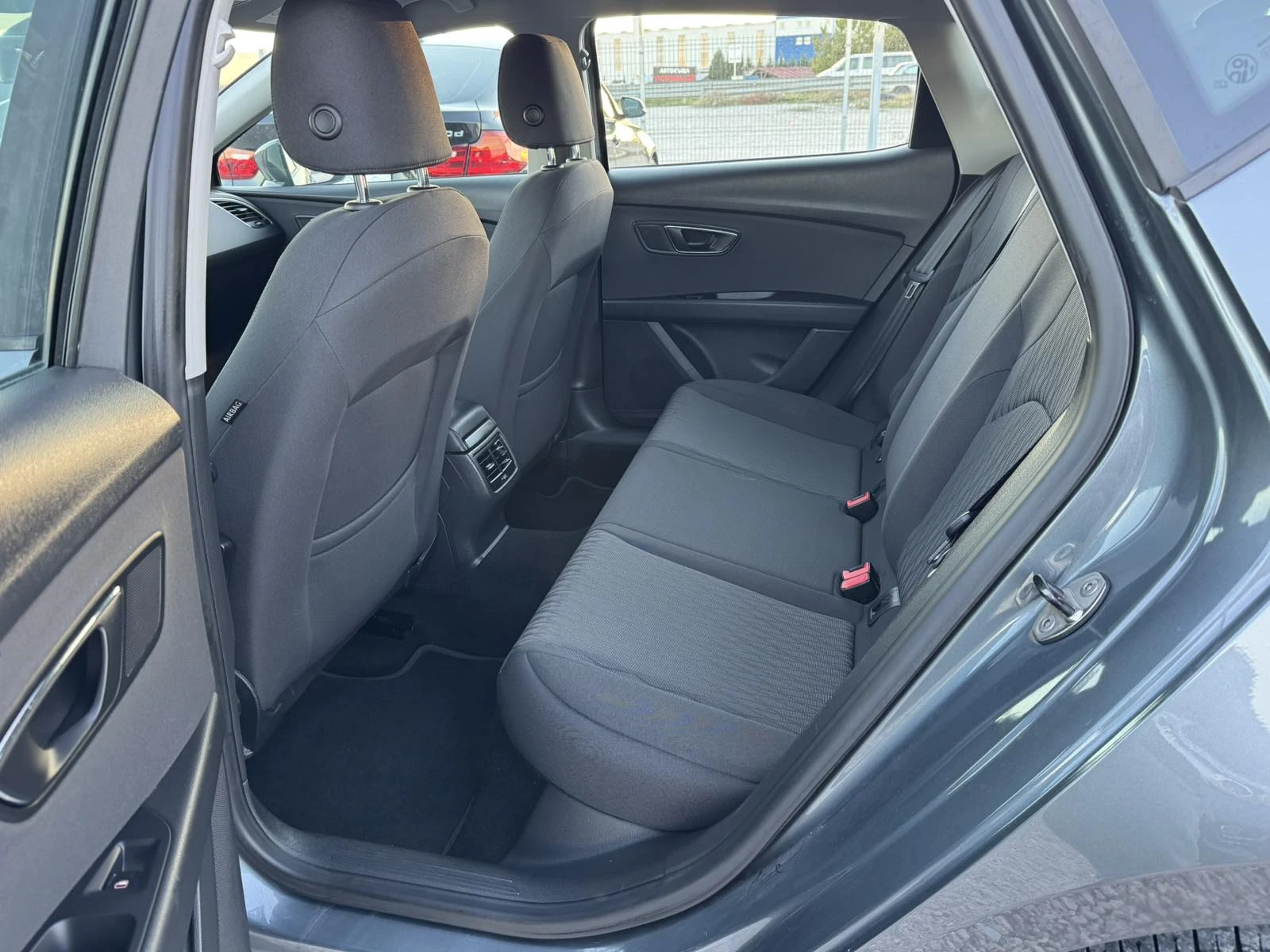 Seat Leon 1.6TDI | Mobile.bg — изображение 8