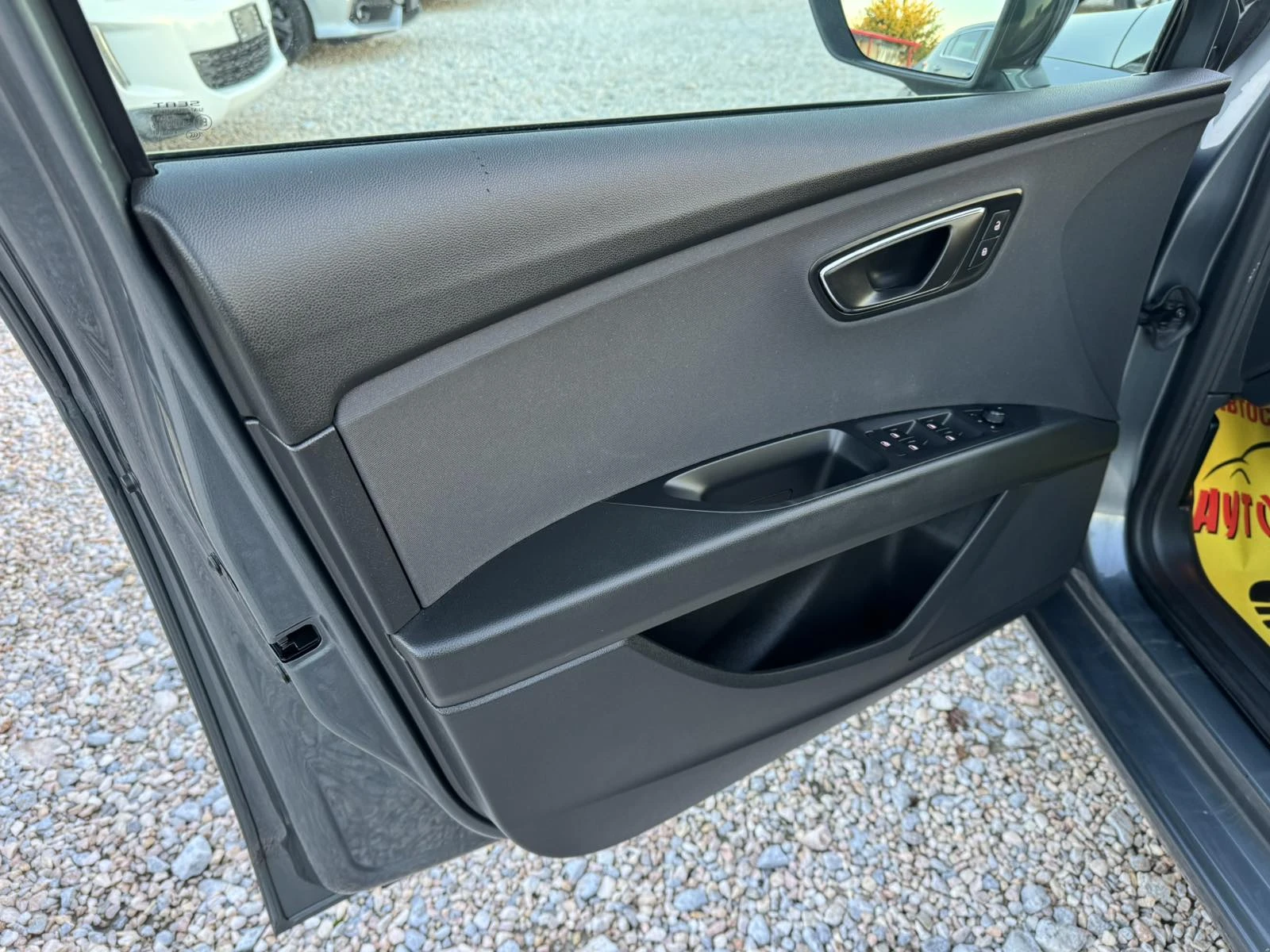 Seat Leon 1.6TDI | Mobile.bg — изображение 11